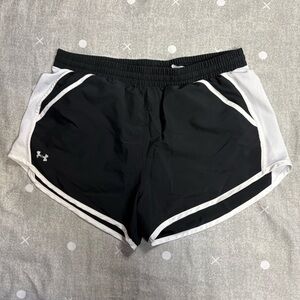 2/$30✨ Under Armour | Fly By 2.0 Black and White Shorts